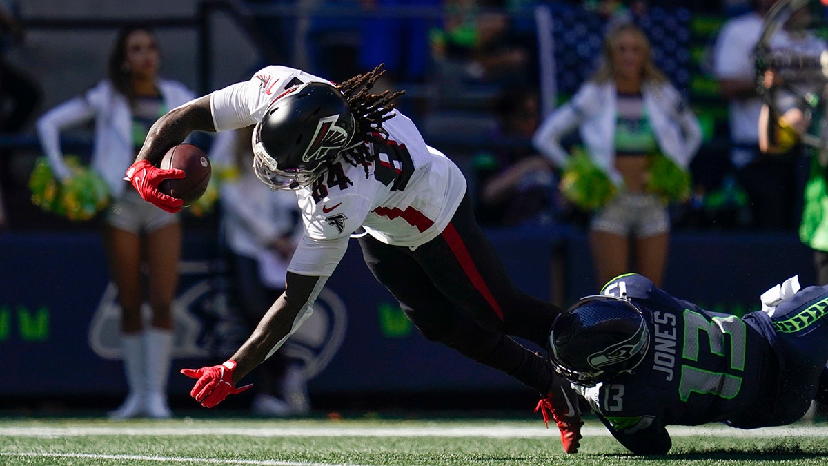 Cordarelle Patterson scores a touchdown