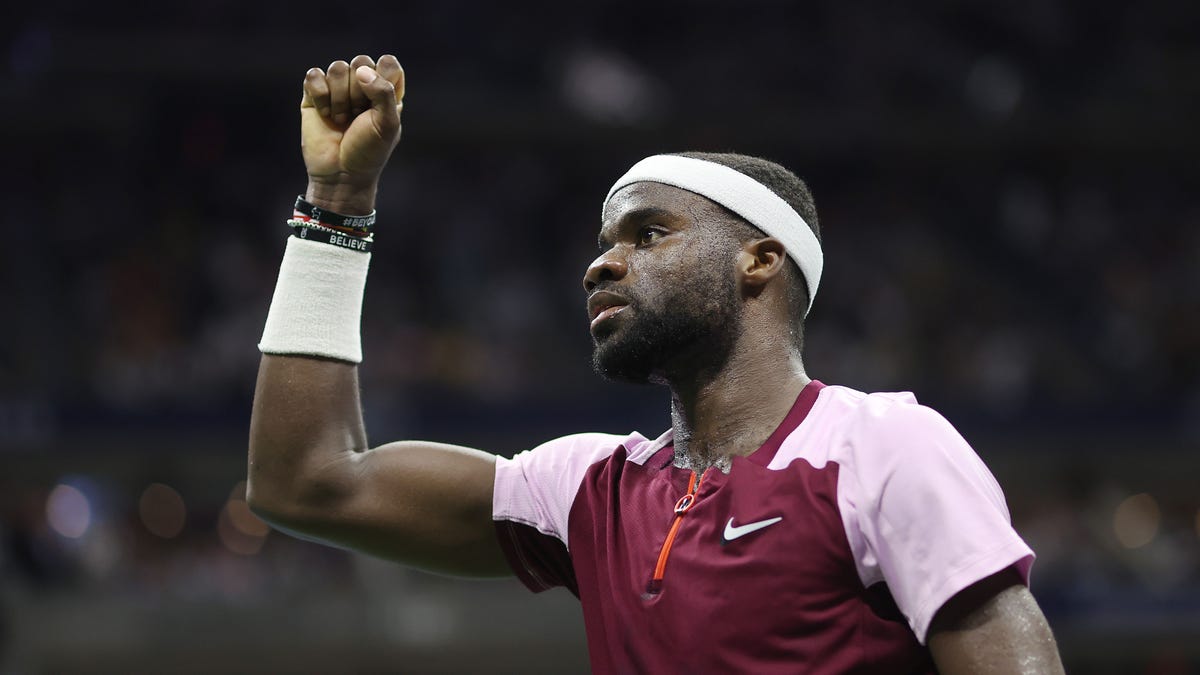 Frances Tiafoe puts fist up