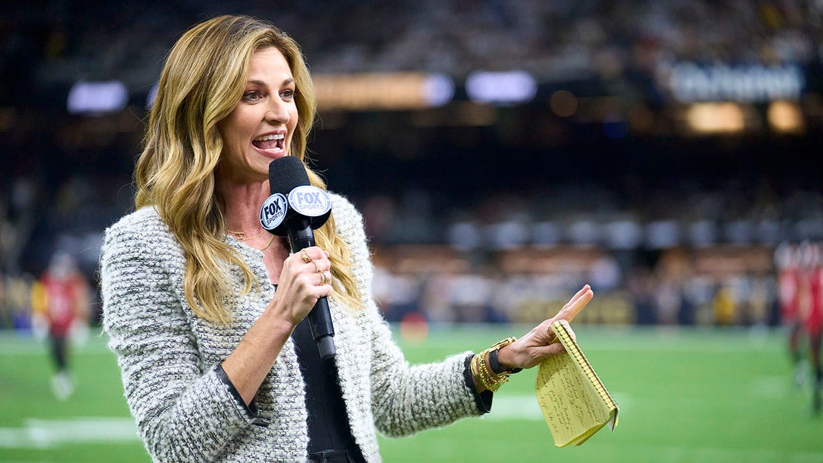 Erin Andrews on field at Caesars Superdome