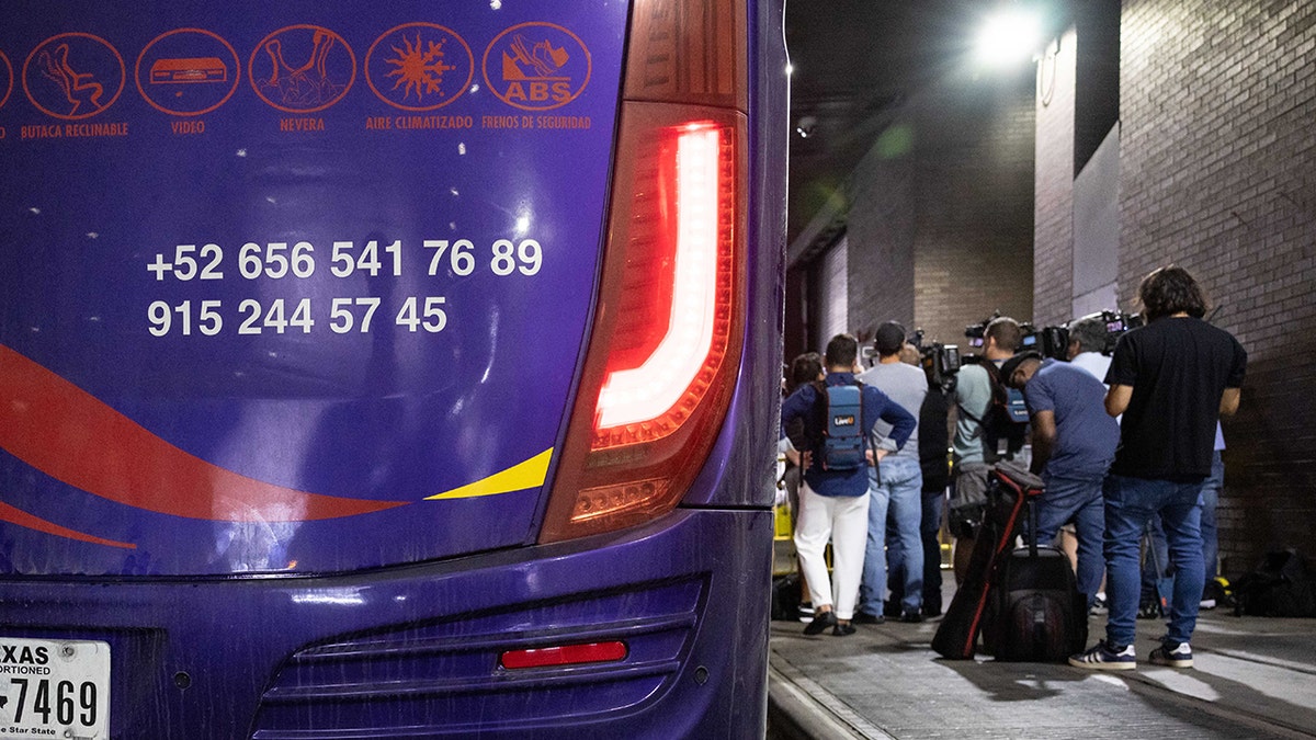 migrant bus at port authority