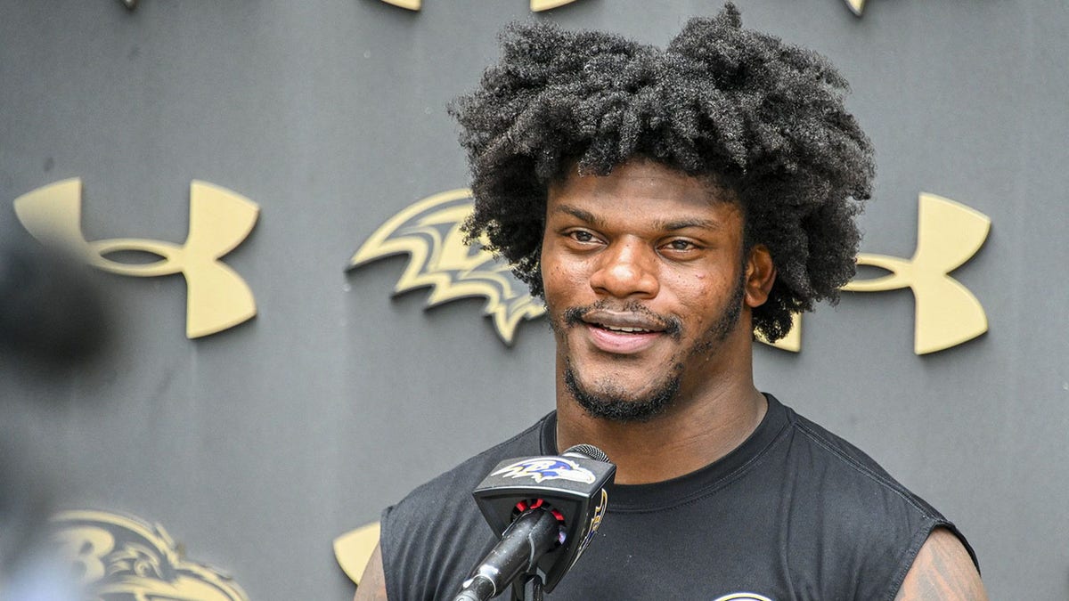 Ravens quarterback Lamar Jackson takes questions from the media