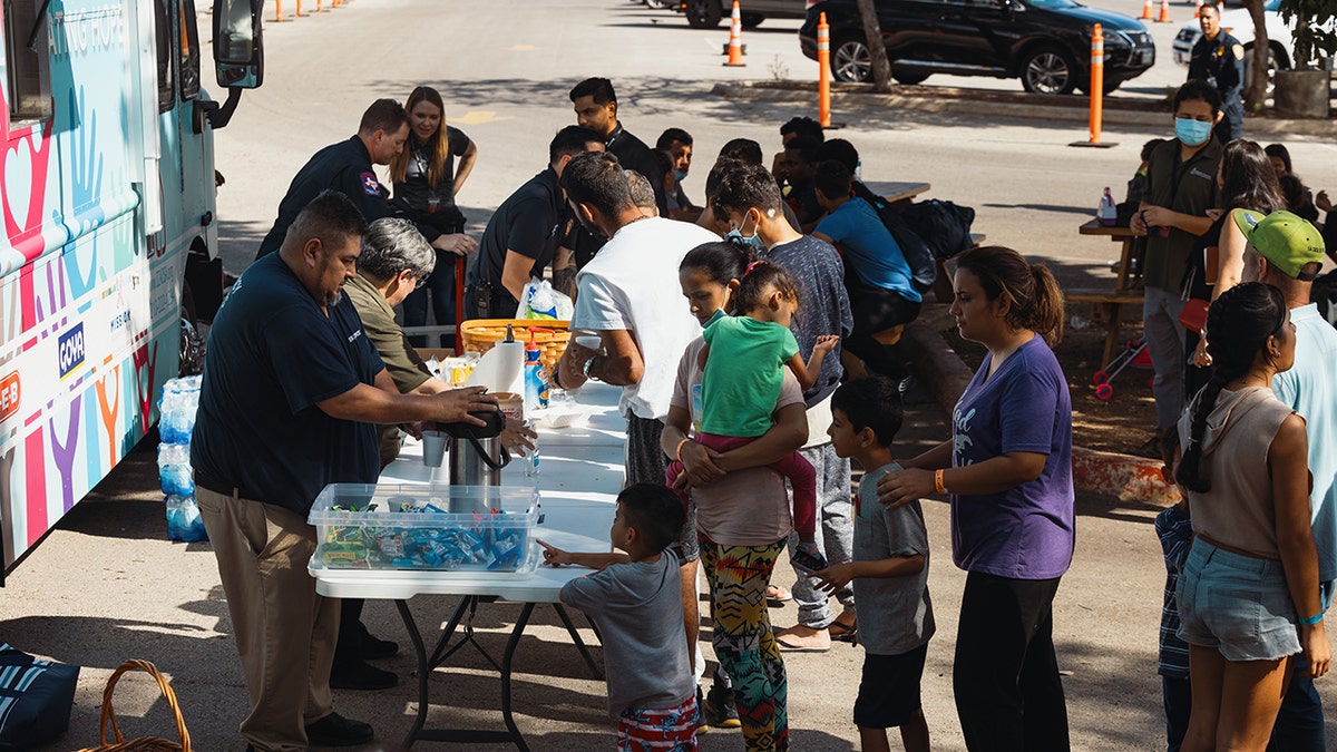 migrants in texas