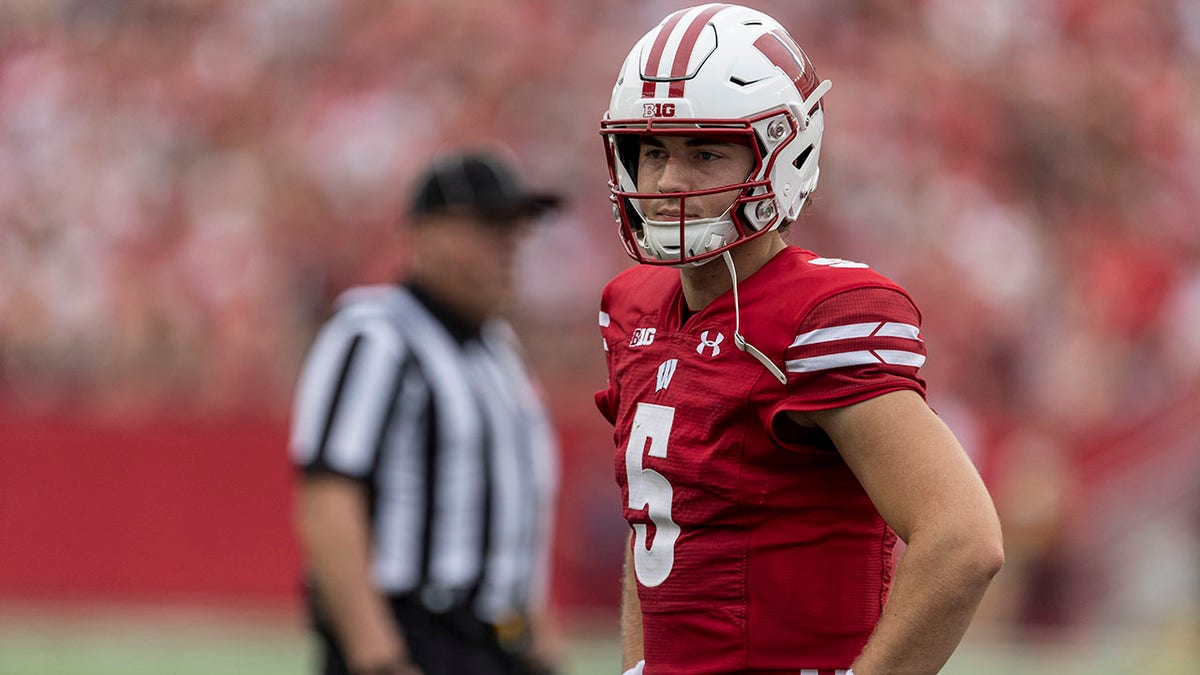 Wisconsin QB Graham Mertz against New Mexico State