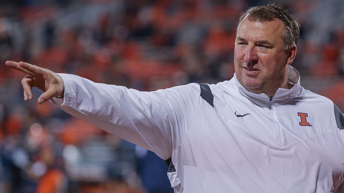 Head coach Bret Bielema against Chattanooga