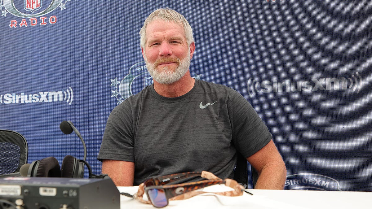 Brett Favre at Super Bowl LVI