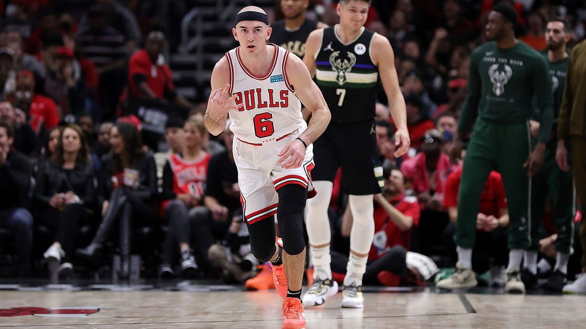 Congratulations to Alex Caruso being the last Bull to wear #6. :  r/chicagobulls