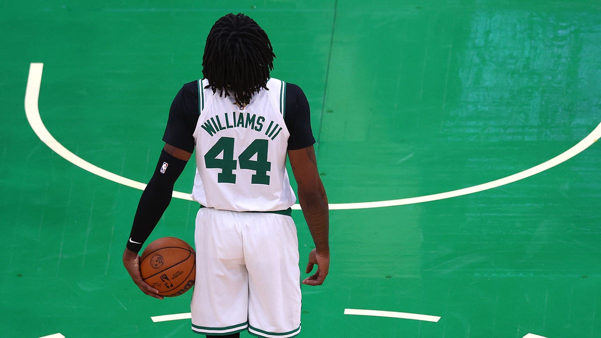 Robert Williams Misses Flight And First Celtics Rookie Practice - CBS Boston
