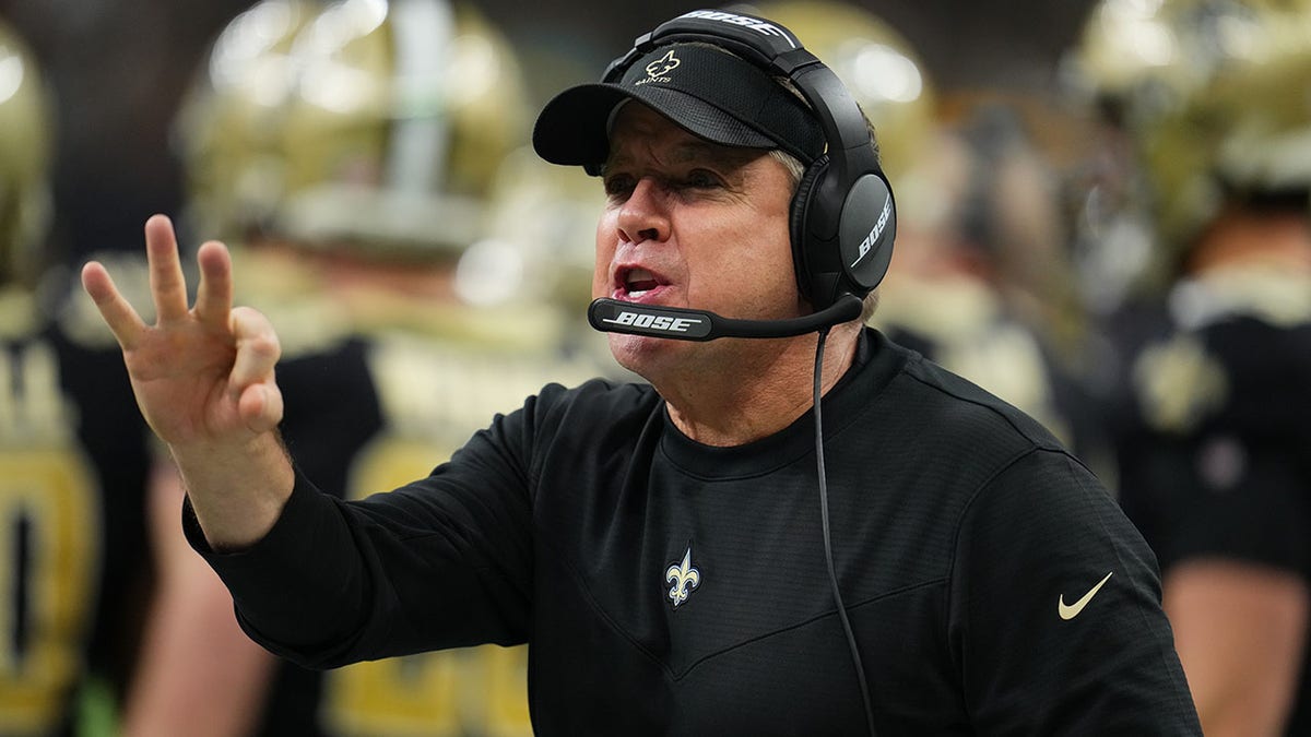 Sean Payton during a game against the Dolphins
