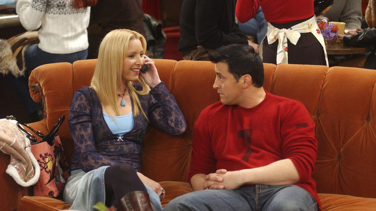 Lisa Kudrow and Matt Leblanc in 'Friends'