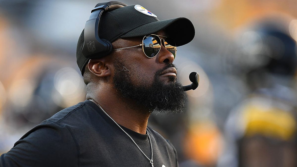 Steelers Head coach Mike Tomlin during a preseason game