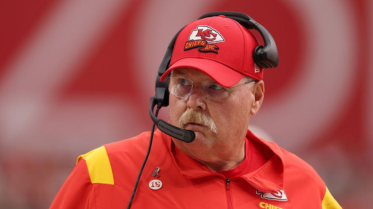 Andy Reid paces the sidelines