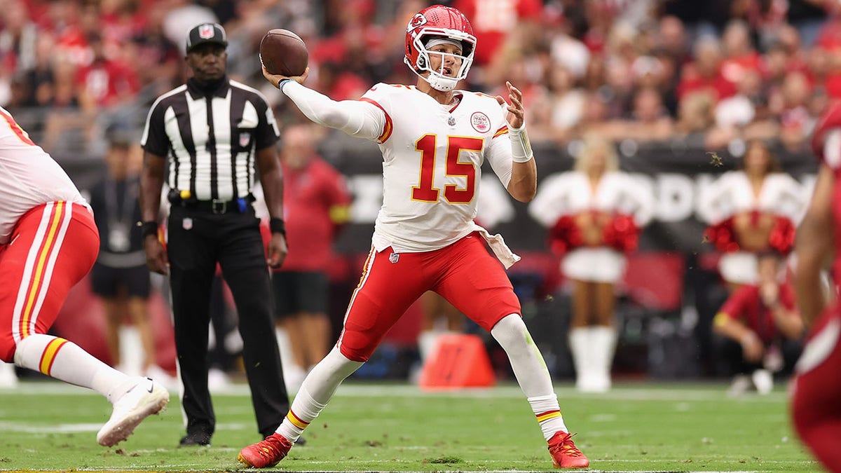 Chiefs Quarterback Patrick Mahomes throws against the Arizona Cardinals