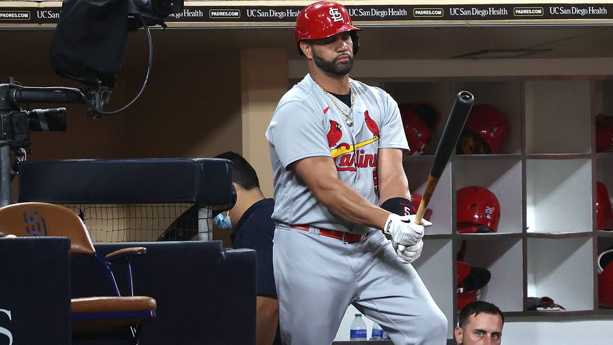 Did Pujols and the Cardinals Censor Joe Sports Fan? - PUNCHING KITTY