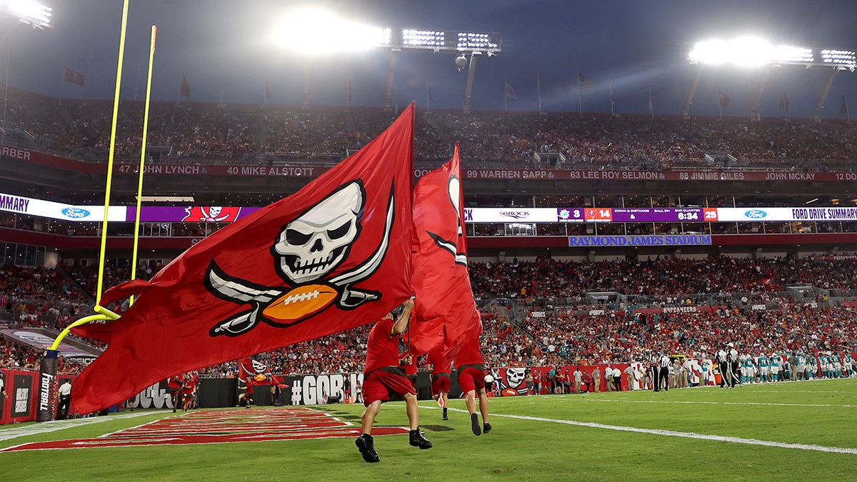 Bucs to host Chiefs at home stadium despite Hurricane Ian's destruction in  Florida