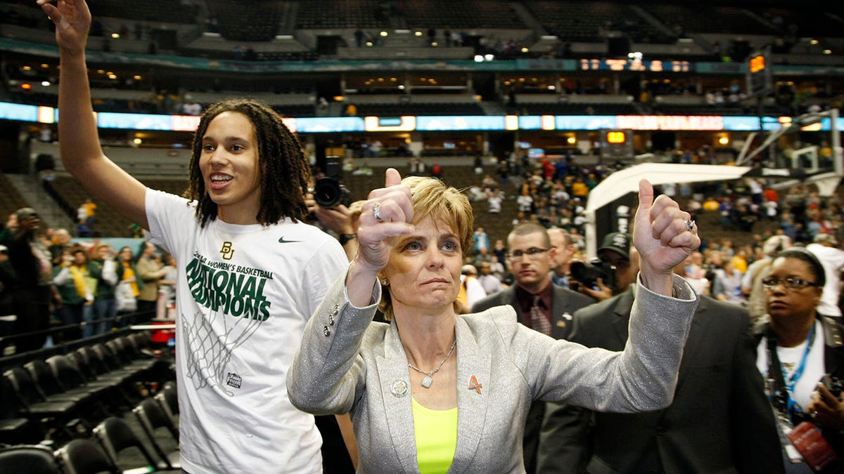 Brittney Griner and Kim Mulkey celebrate