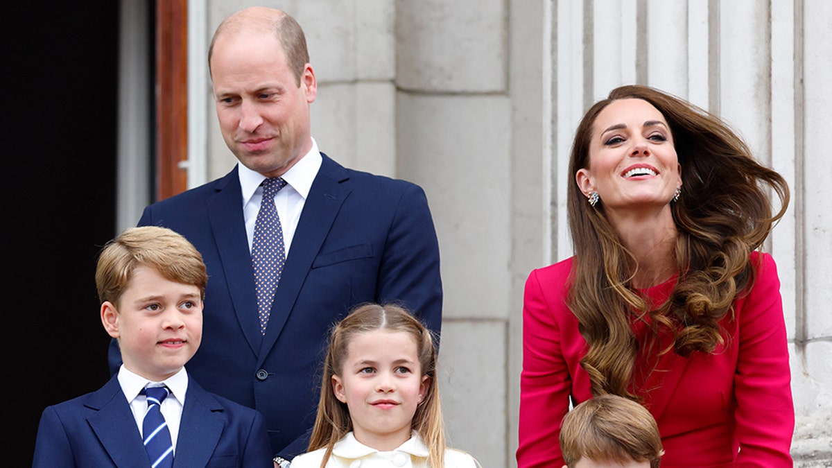 Prince George, Prince William, Princess Charlotte, Prince Louis and Catherine, Duchess of Cambridge on the balcony of Buckingham Palace
