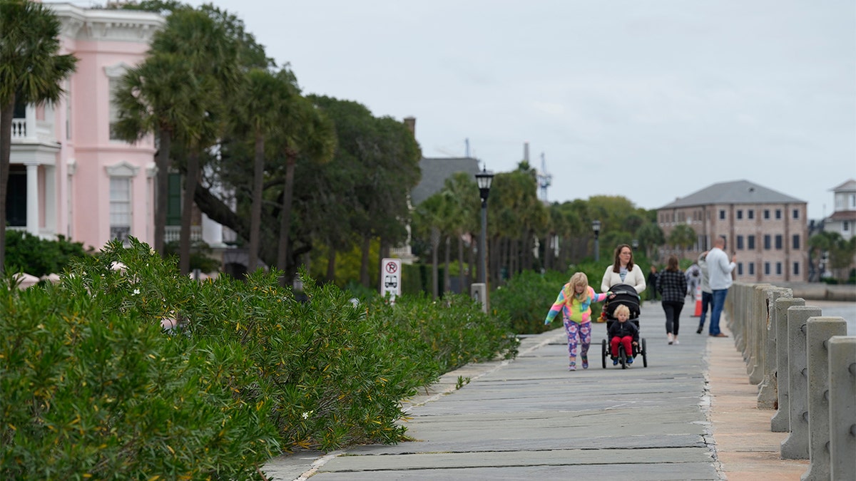 Charleston, South Carolina prepares for Hurricane Ian