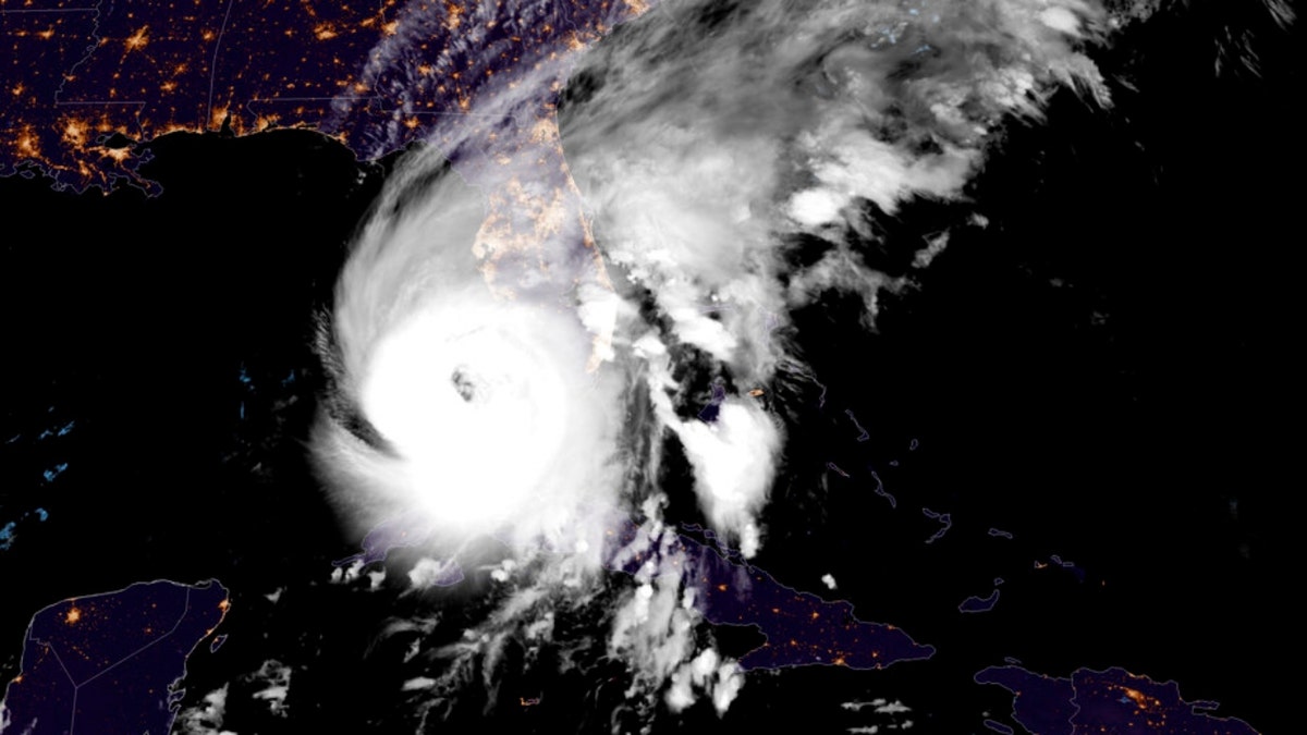 Hurricane Ian Strengthens To 'extremely Dangerous' Category 4 Storm, To ...