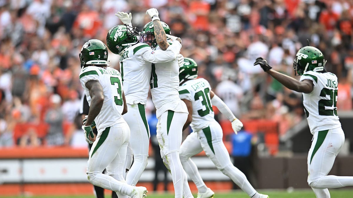 New York Jets CB Sauce Gardner Dreamed About Facing Miami Dolphins WR  Tyreek Hill - Sports Illustrated New York Jets News, Analysis and More