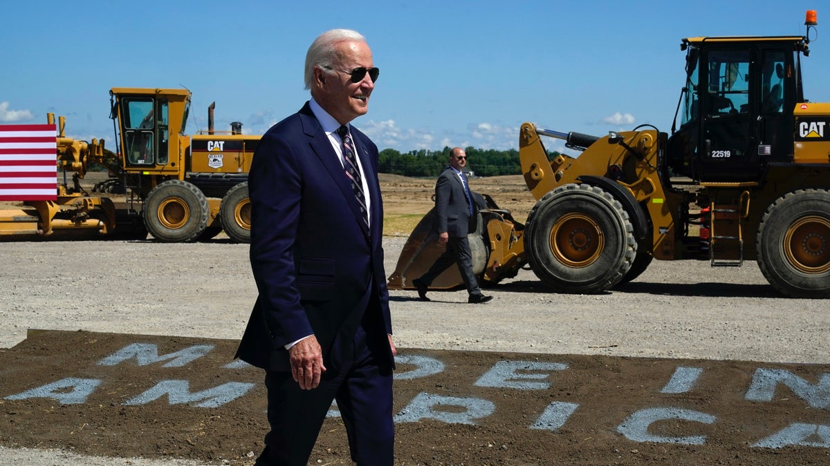 Biden touts 'Made in America' in Ohio stop