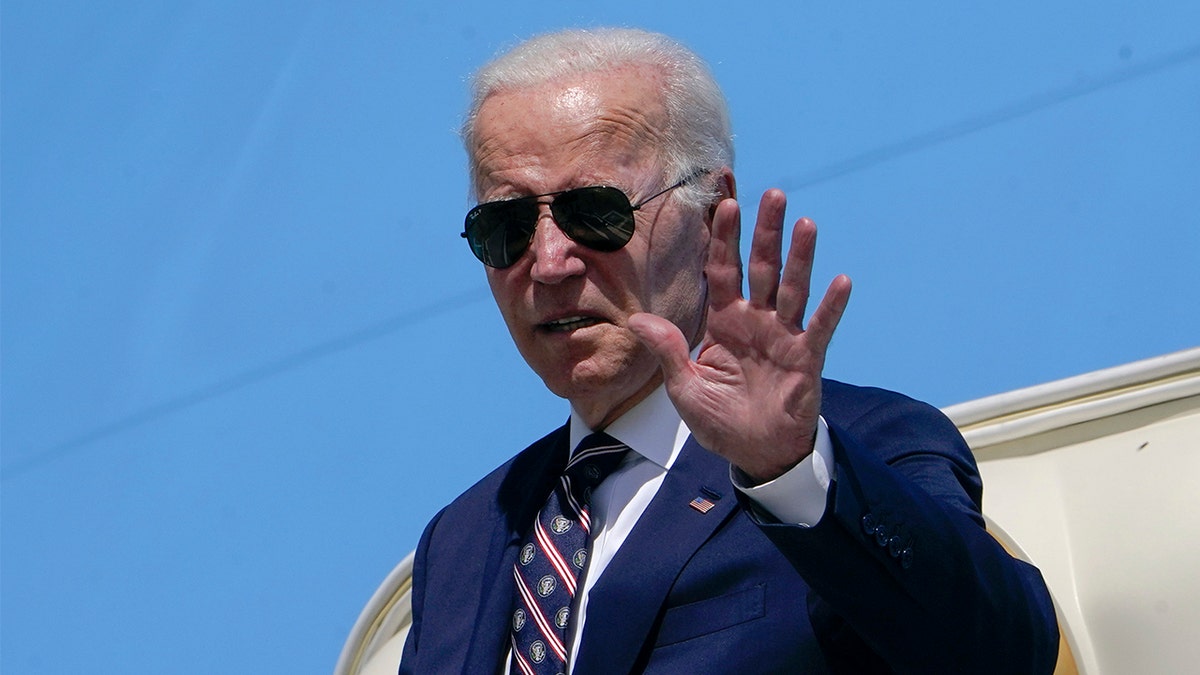 President Biden boards Air Force One in Columbus, Ohio