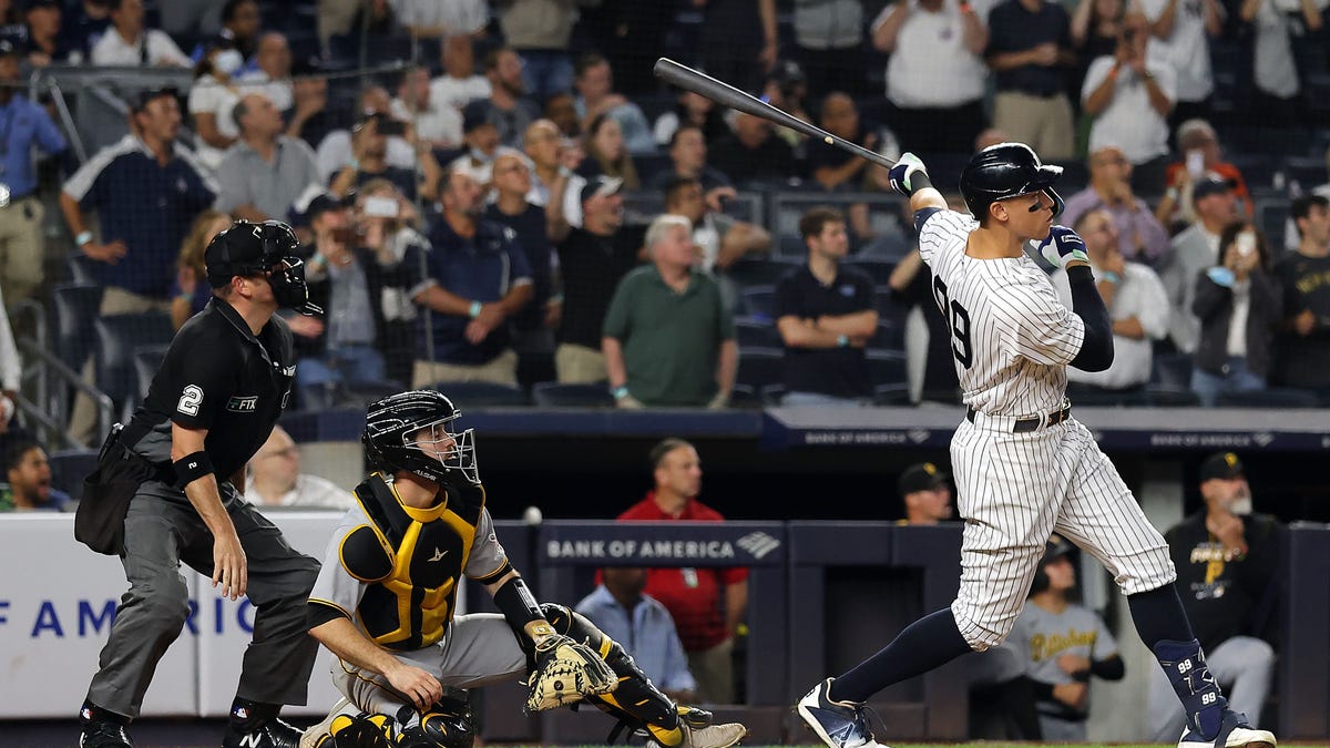 Aaron Judge hits 60th home run, equals Babe Ruth's single-season tally in  dramatic Yankees 9-8 win over Pirates