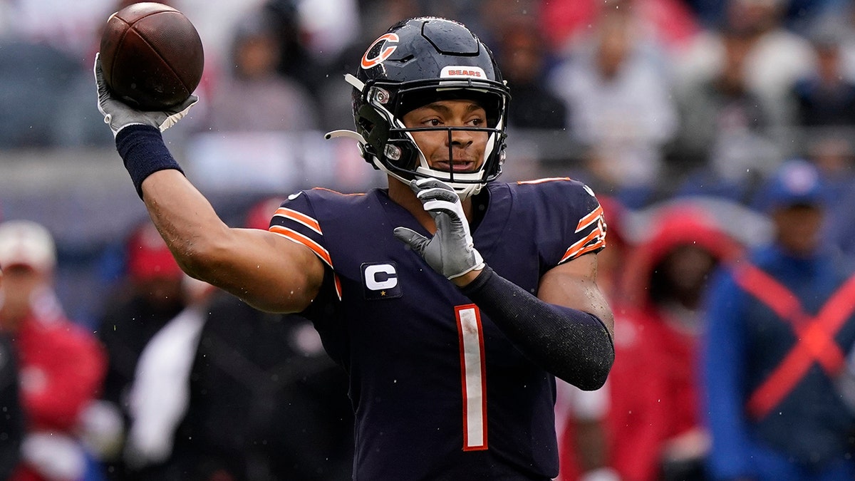 Justin Fields in the first half vs the 49ers