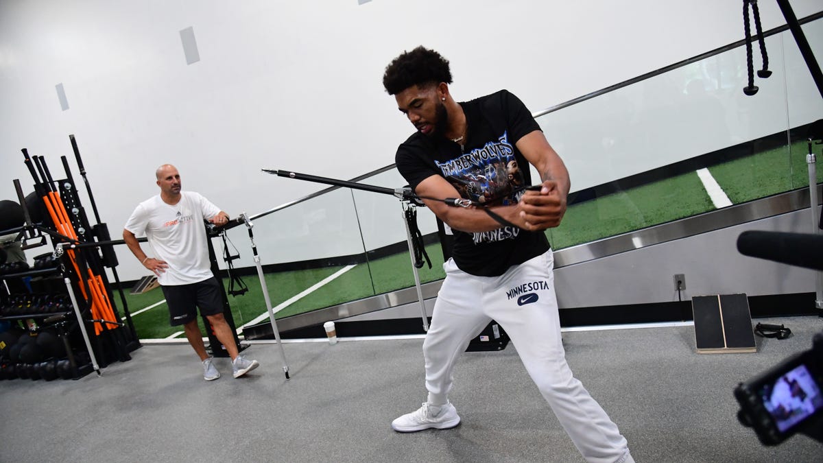 Karl-Anthony Towns works out