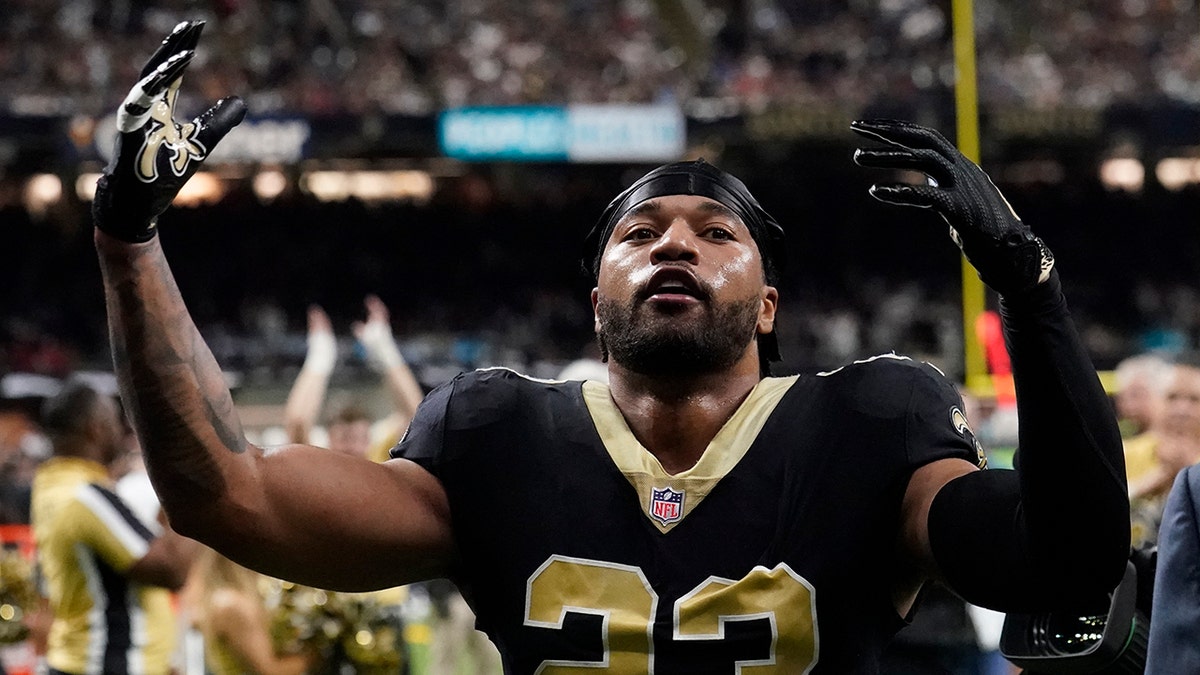 Marshon Lattimore thrown out of the game