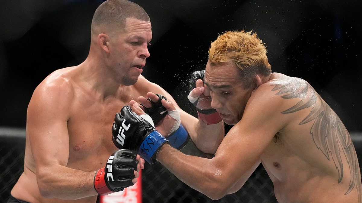 Nate Diaz battles Tony Ferguson