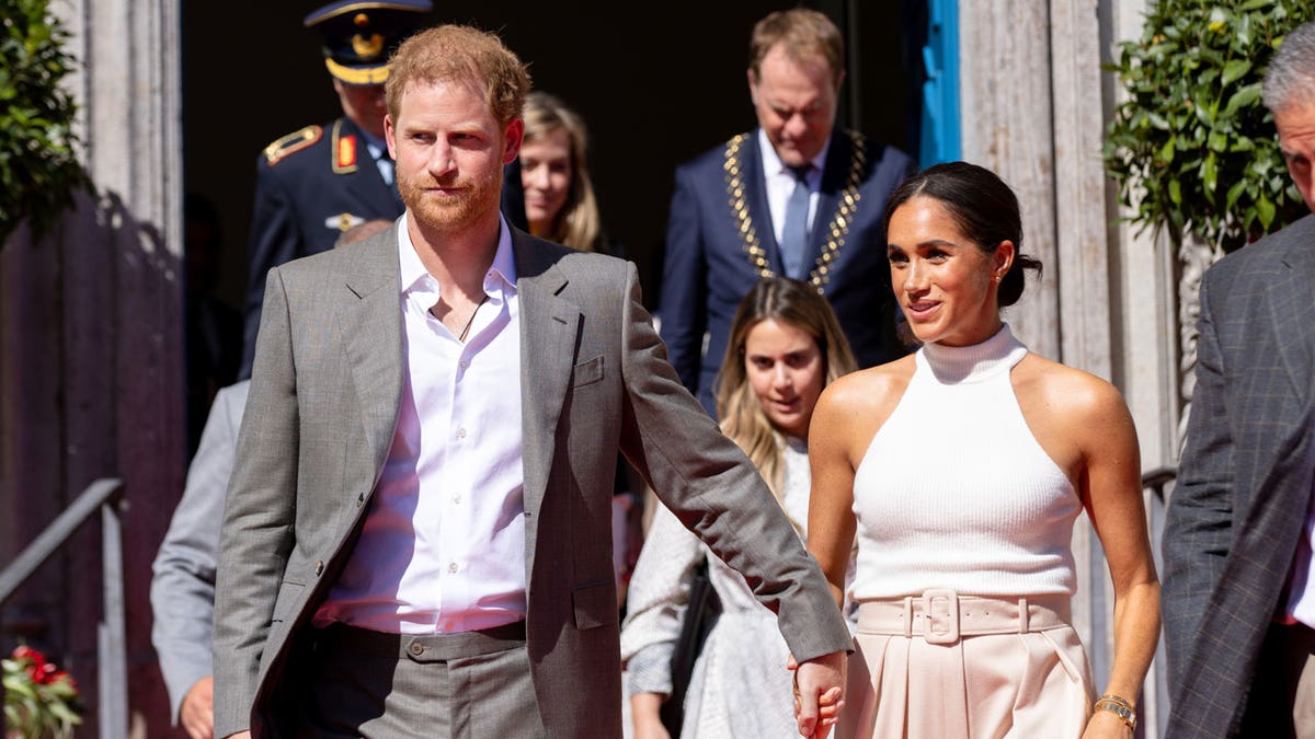 How Did Prince Harry And Meghan Markle Meet? The Duke And Duchess Of ...