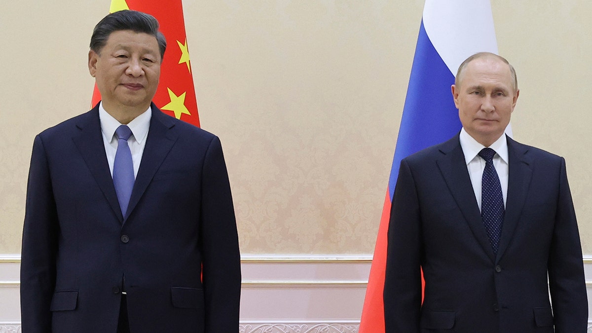Chinese President Xi Jinping meets with Russian President Vladimir Putin in Uzbekistan