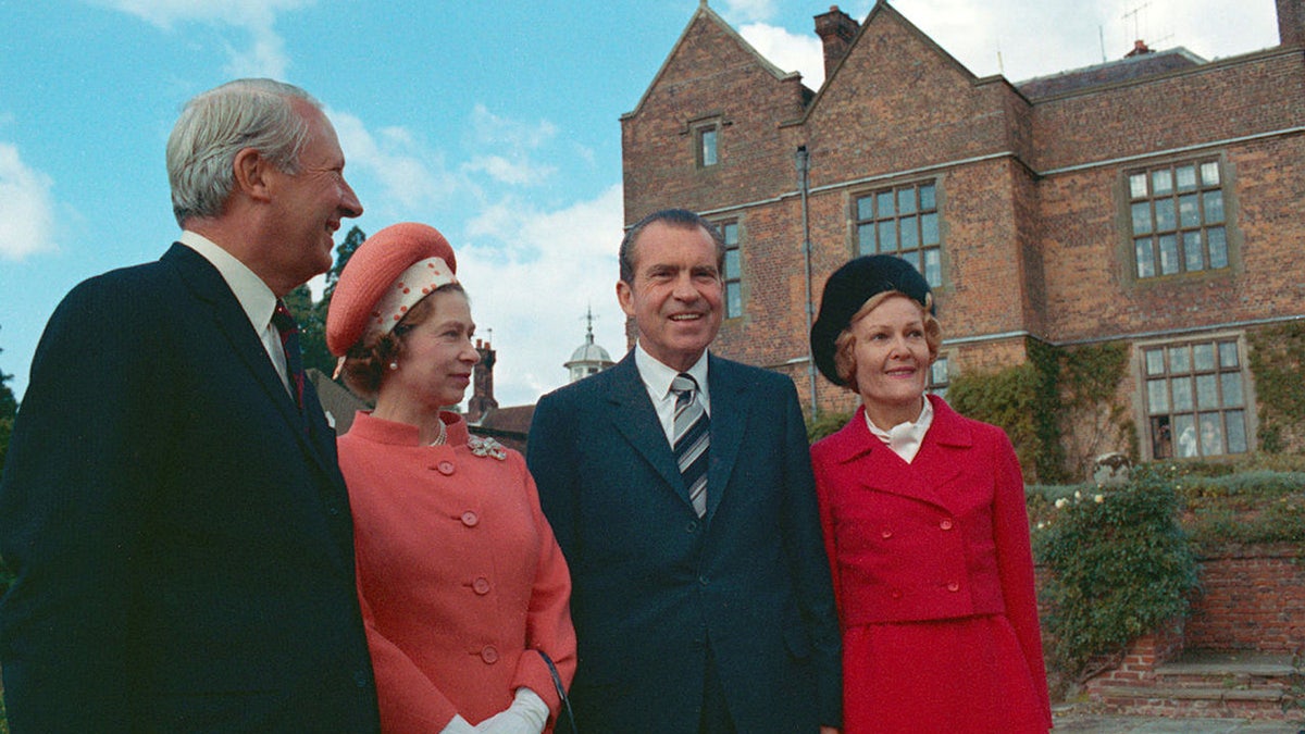 Queen Elizabeth II and President Richard Nixon