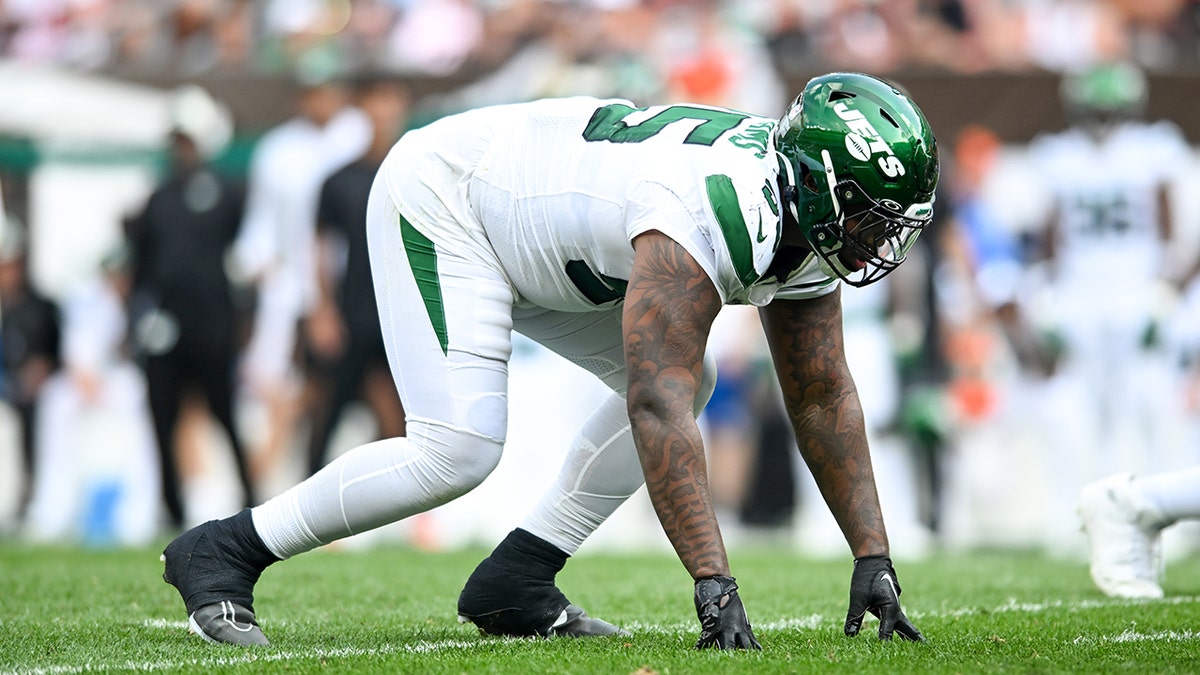 Quinnen Williams lines up vs Browns