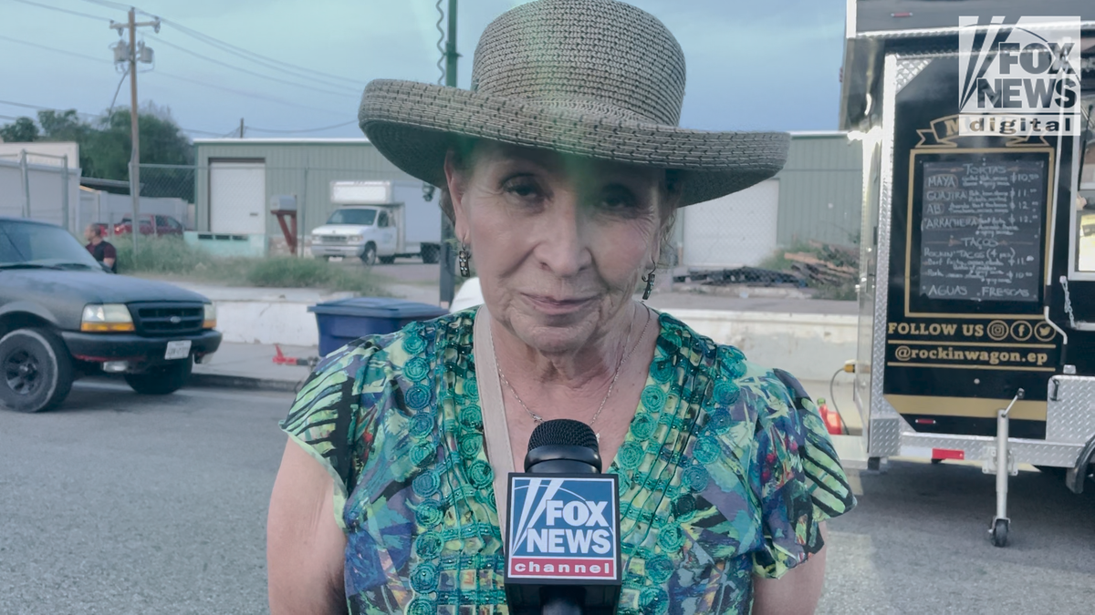 Rosie interviews in Eagle Pass, Texas.