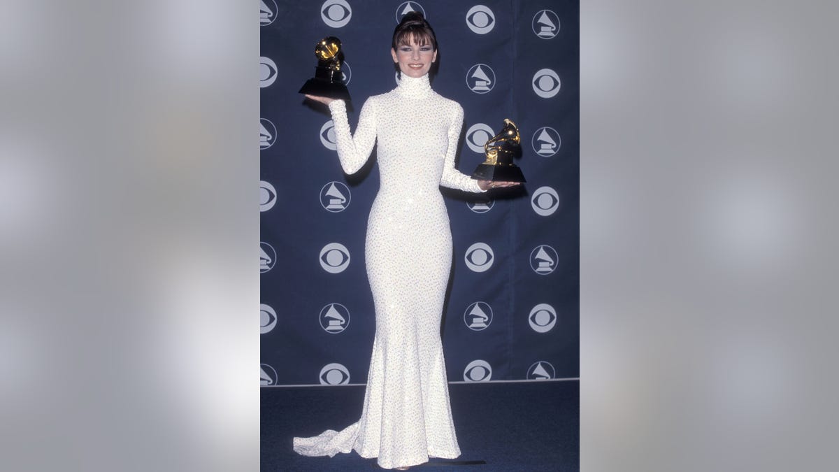 Shania Twain at the 1999 Grammys