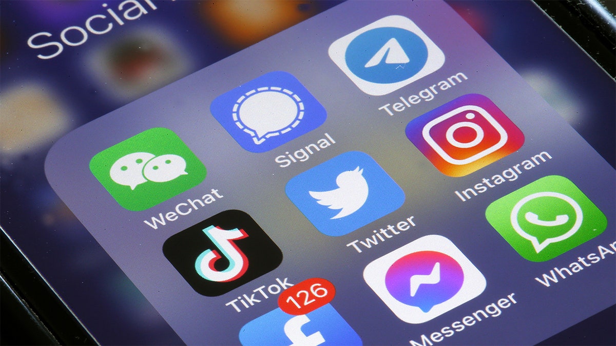 Aplicativos de mídia social na tela do iPhone