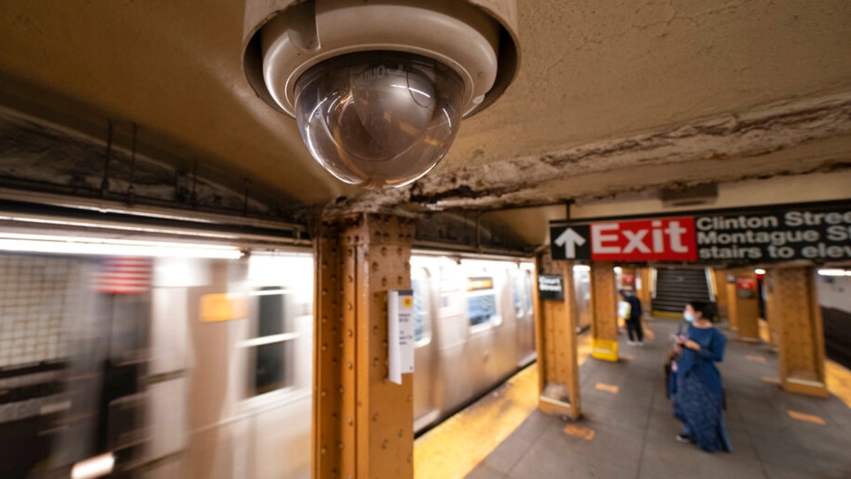 Uma câmera do metrô de Nova York