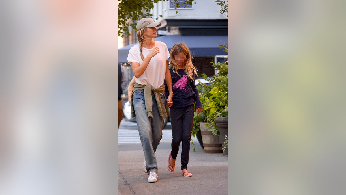 Gisele Bundchen and daughter