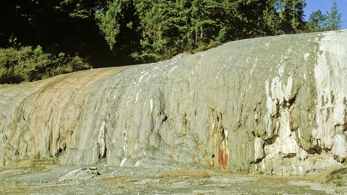 fault scarp Orakei Korako