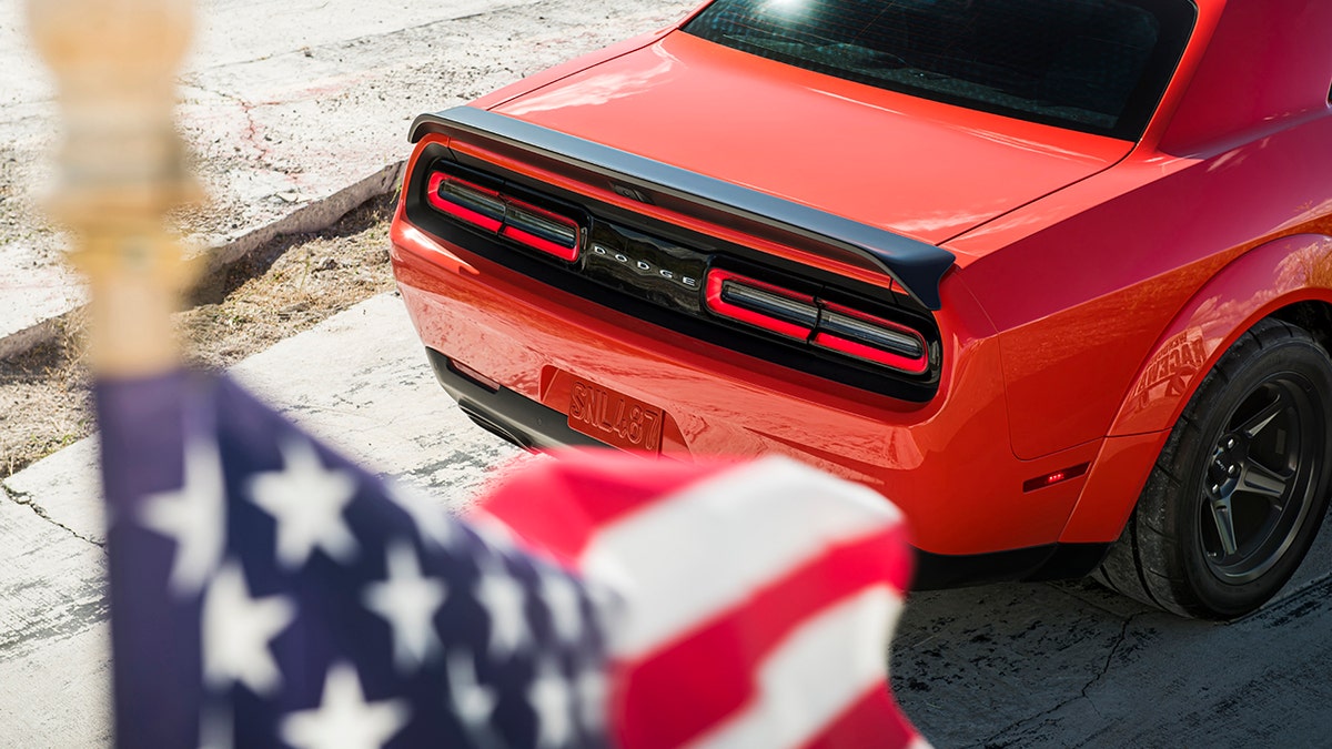 Dodge Challenger flag