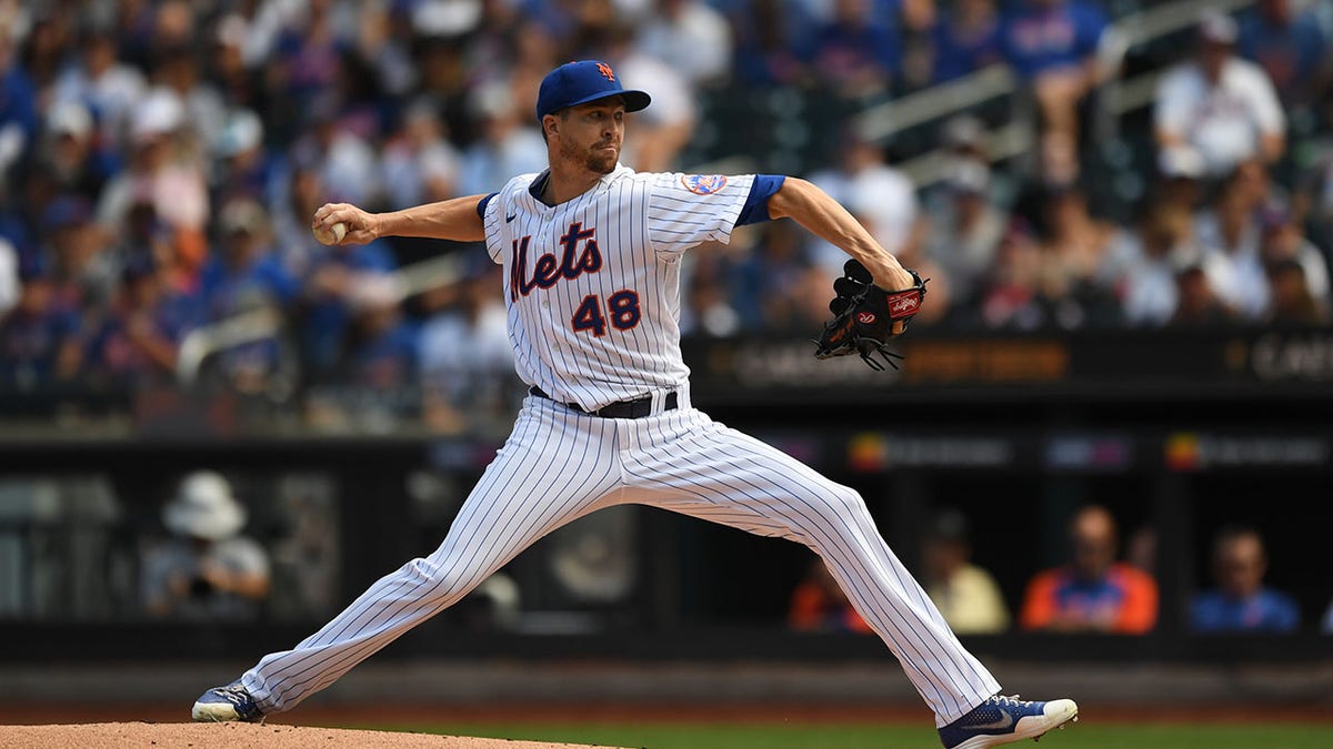 Jacob deGrom allows one hit in Mets win over Braves
