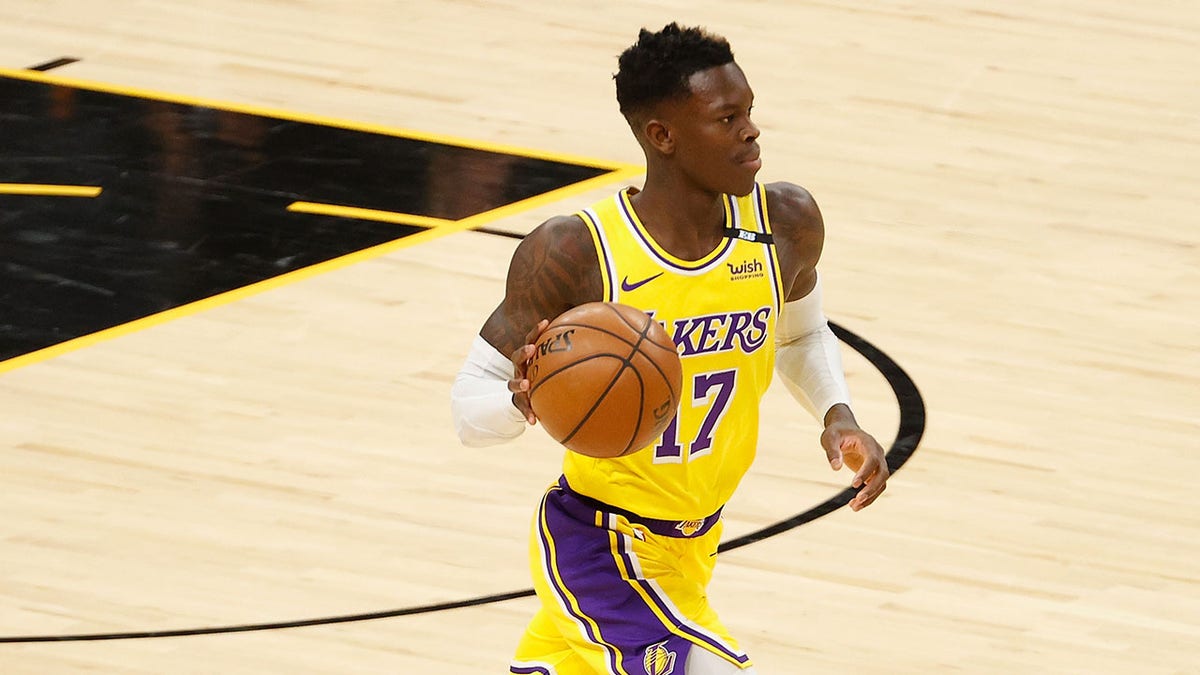 Dennis Schroder dribbling