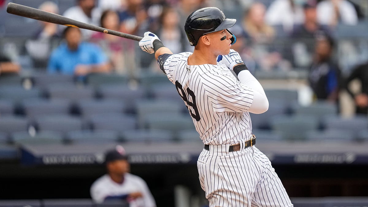 Yankees' Aaron Judge hits 60th home run: Chasing Roger Maris, Triple Crown