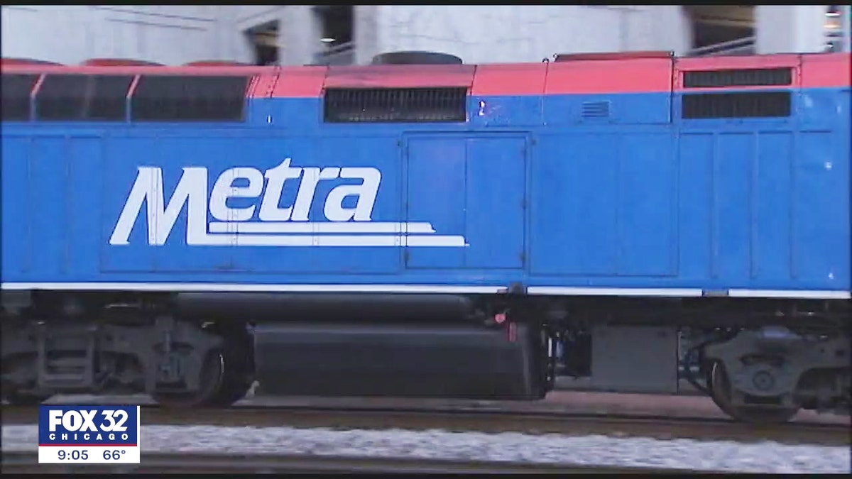 Metra train photo