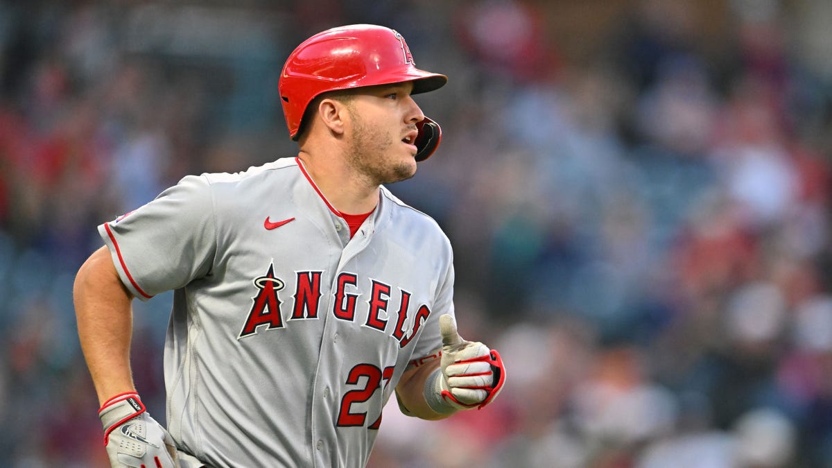 Angels' Mike Trout slugs 300th career home run, becomes franchise's  all-time leader 