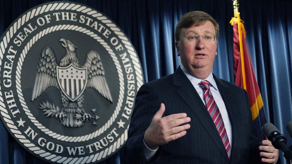 Tate Reeves mississippi jackson water crisis