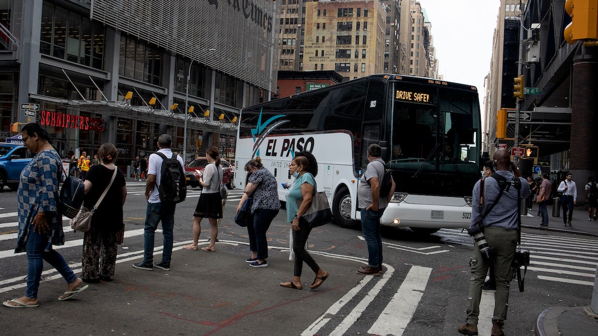 Texas bus carrying migrants arrives