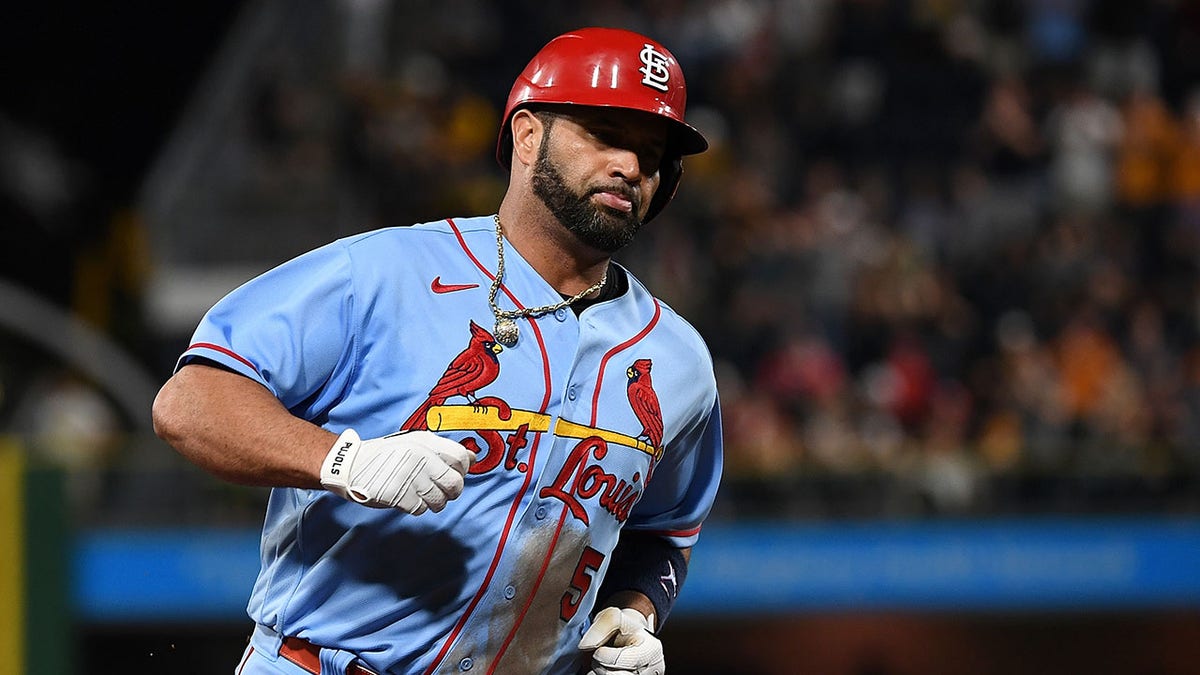 Pujols hits 696th HR, ties A-Rod for 4th; Cards beat Pirates MLB