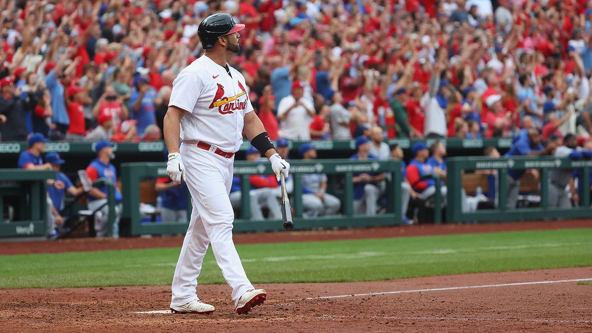 Albert Pujols watches home run